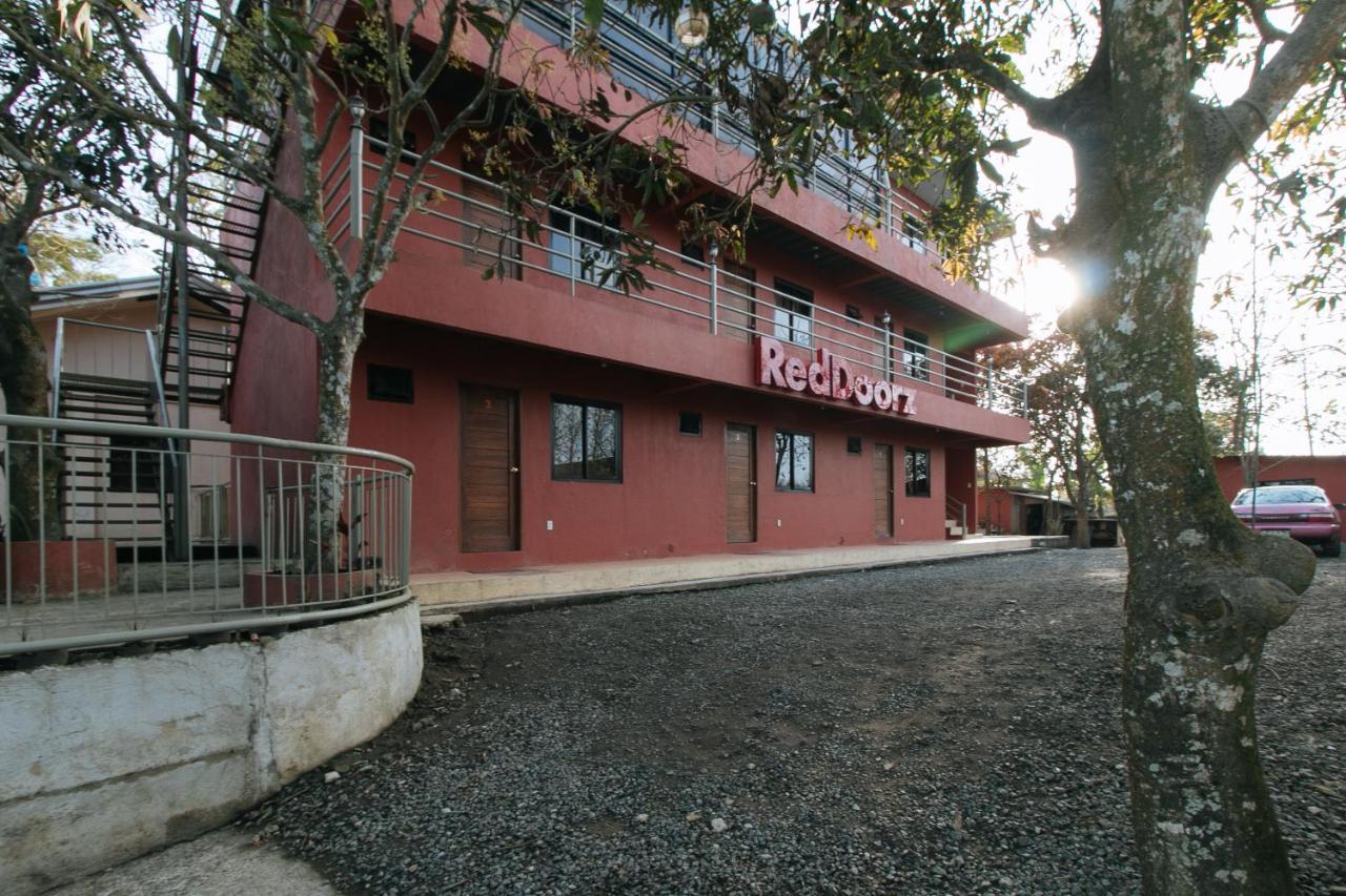 เรดดอร์ซ พลัส แอท มาลาบัก ซิลัง Hotel Silang ภายนอก รูปภาพ