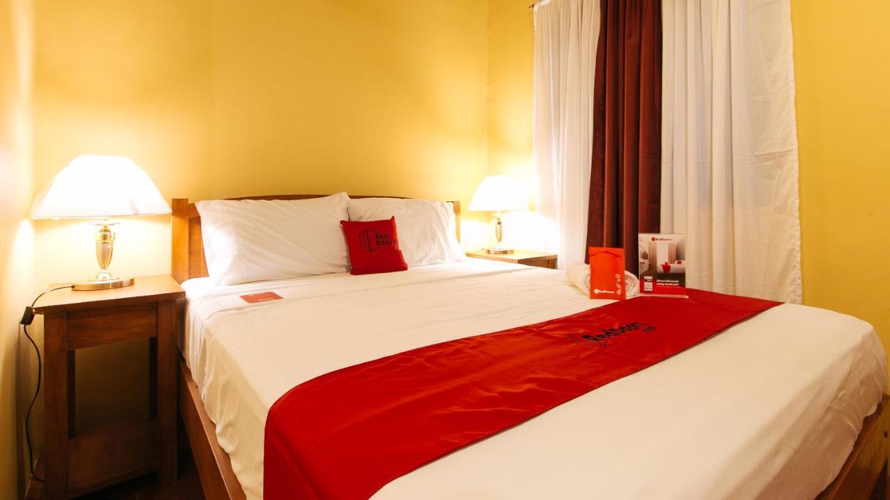 เรดดอร์ซ พลัส แอท มาลาบัก ซิลัง Hotel Silang ภายนอก รูปภาพ
