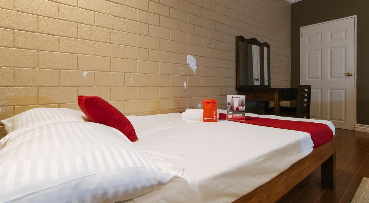 เรดดอร์ซ พลัส แอท มาลาบัก ซิลัง Hotel Silang ภายนอก รูปภาพ