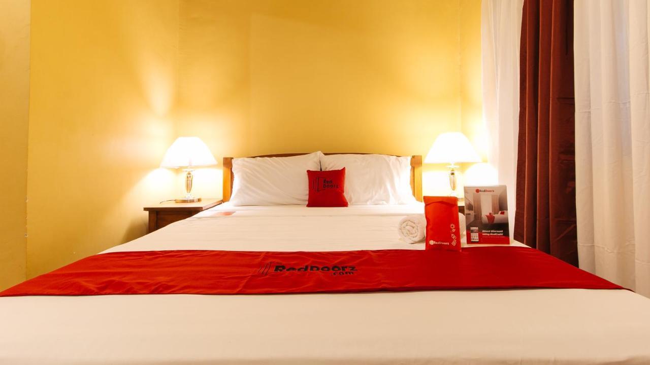 เรดดอร์ซ พลัส แอท มาลาบัก ซิลัง Hotel Silang ภายนอก รูปภาพ